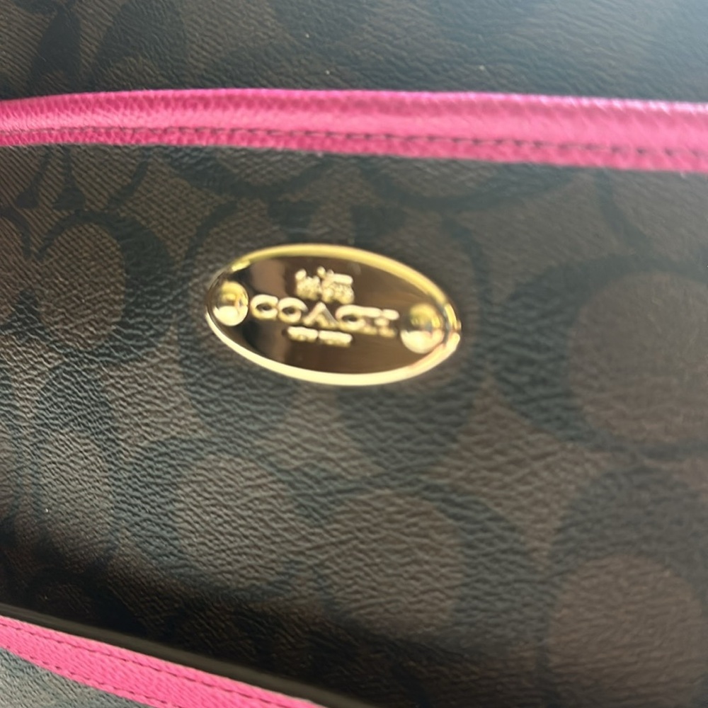 Coach brown shoulder bag with accompanying shoulder/crossbody strap & dust bag - Picture 2 of 12